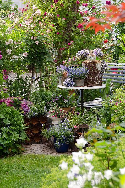 clever ways brighten garden